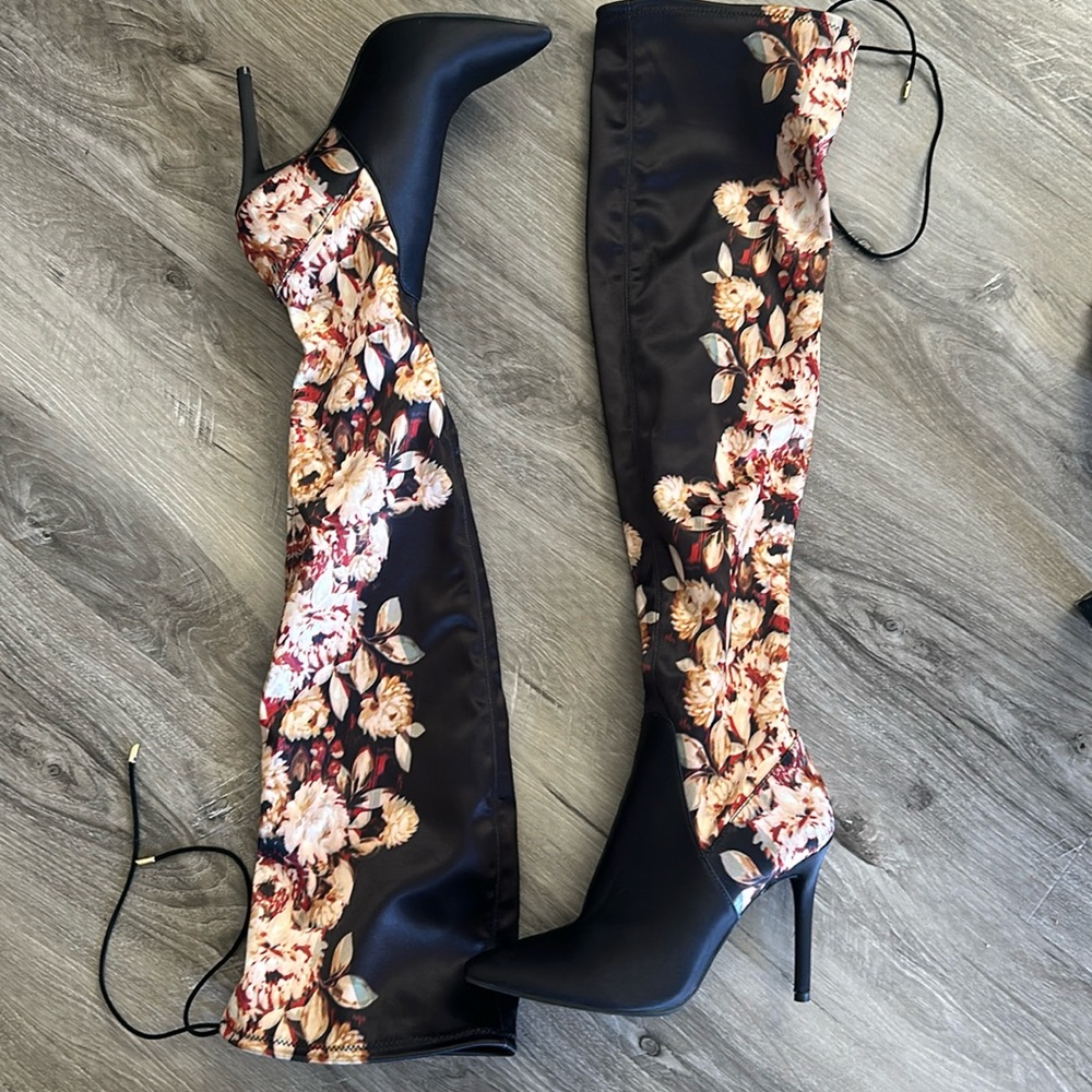 Jessica Simpson black floral lace up boots size 8